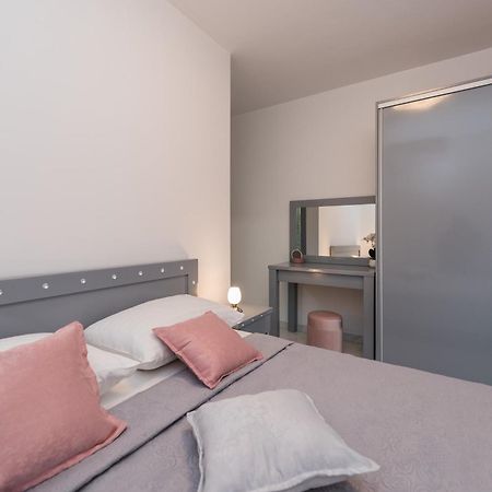Villa Jana Luxury Apartments Novalja Quarto foto